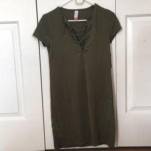 Front lace up t-shirt dress